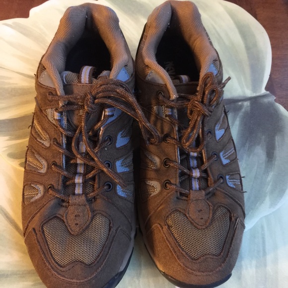 nevados women's hiking shoes